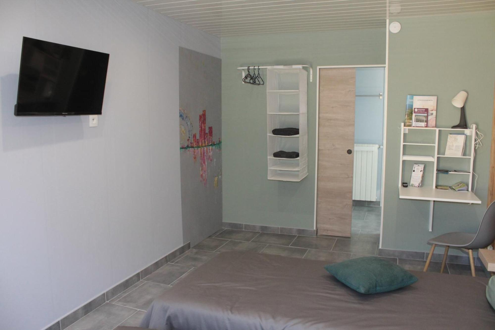 Chambres D'Hotes Des Couleurs Et Des Mots Villeneuve-de-Berg Ngoại thất bức ảnh